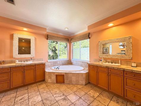 121 Zinfandel Court Cloverdale CA 95425