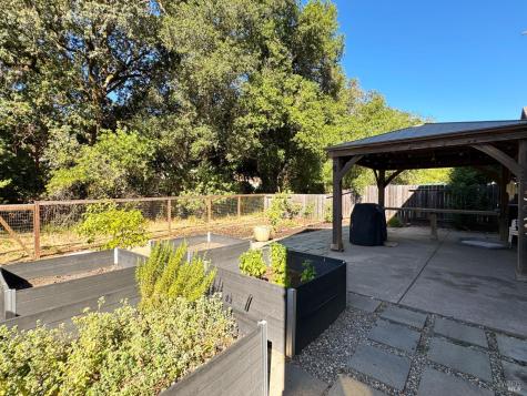 121 Zinfandel Court Cloverdale CA 95425