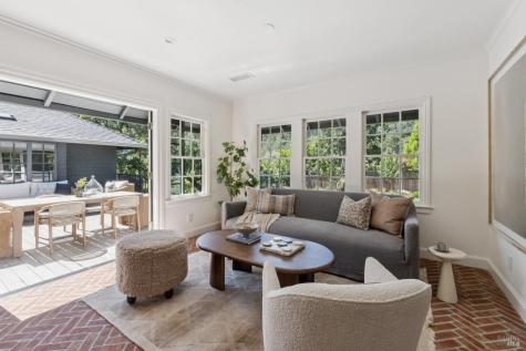 49 Hillcrest Avenue Larkspur CA 94939