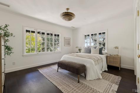 49 Hillcrest Avenue Larkspur CA 94939