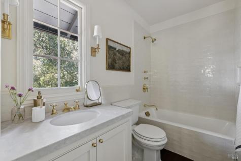 49 Hillcrest Avenue Larkspur CA 94939