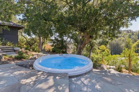 49 Hillcrest Avenue Larkspur CA 94939