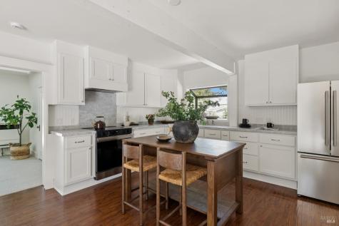 49 Hillcrest Avenue Larkspur CA 94939