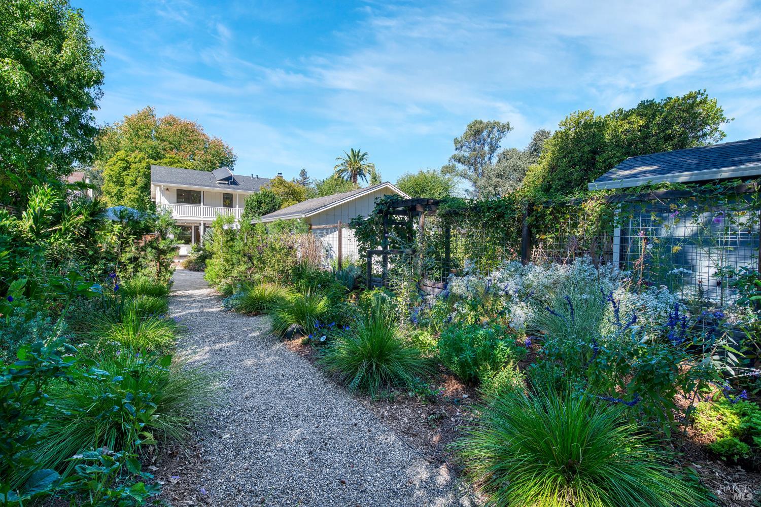 538 3rd Street E Sonoma CA 95476