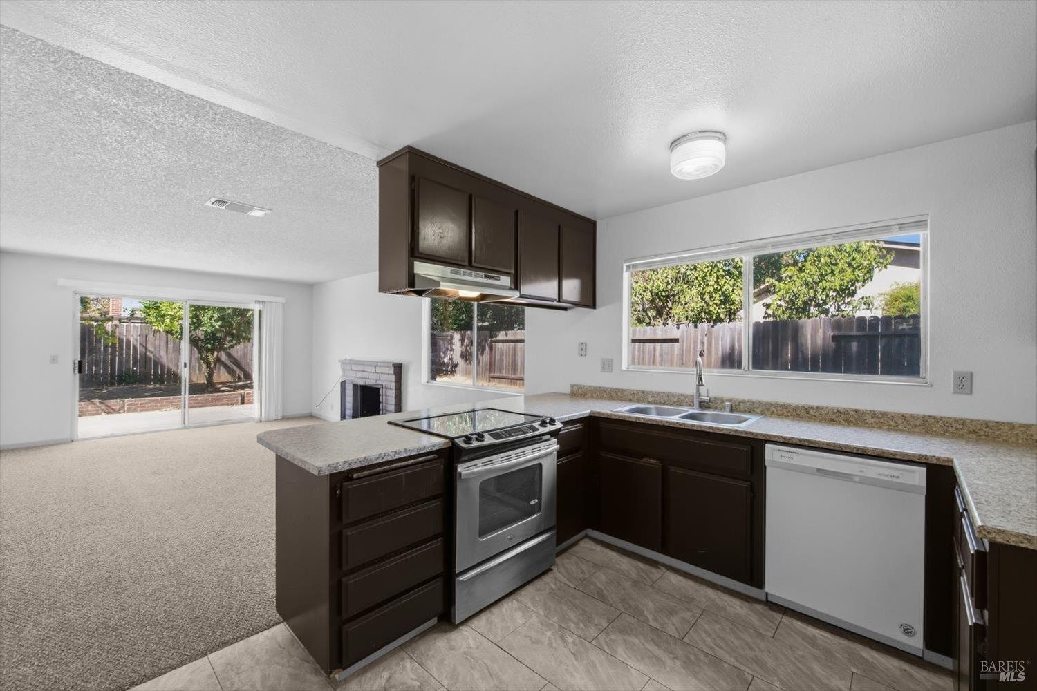 805 Avon Court Dixon CA 95620