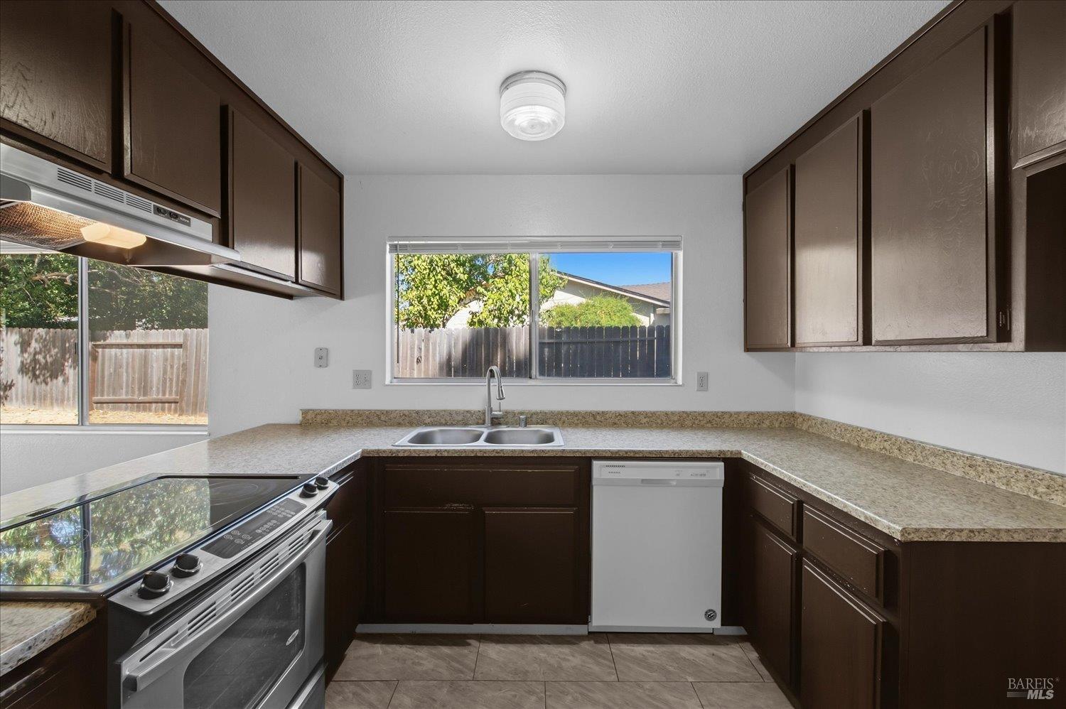 805 Avon Court Dixon CA 95620