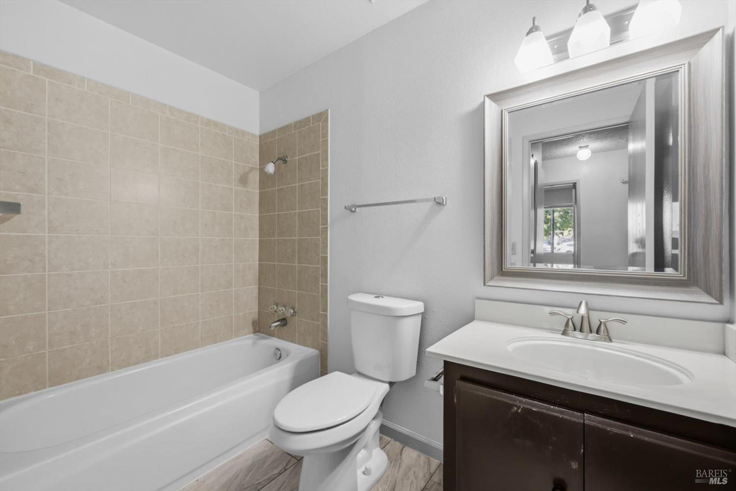 805 Avon Court Dixon CA 95620