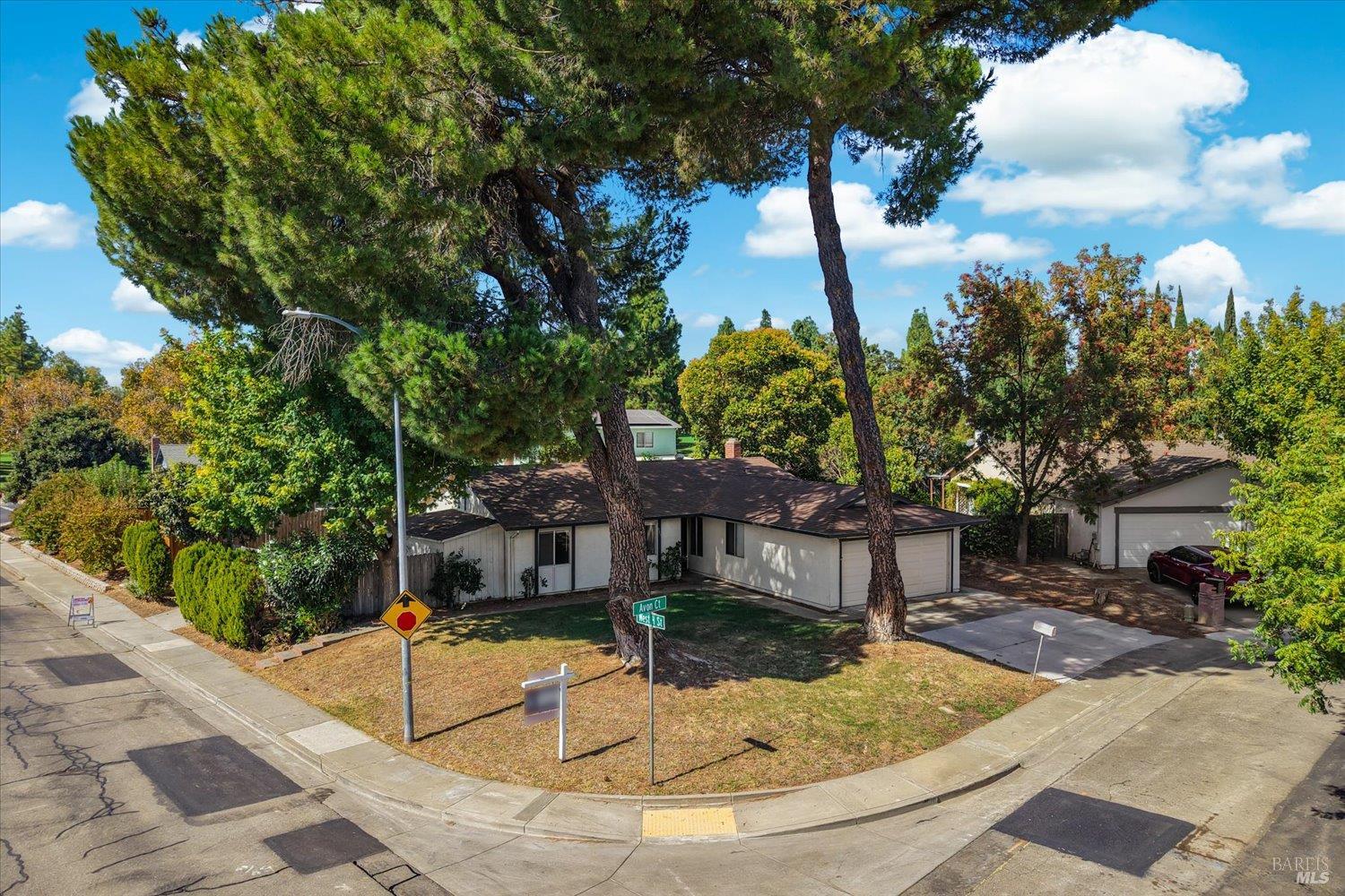 805 Avon Court Dixon CA 95620