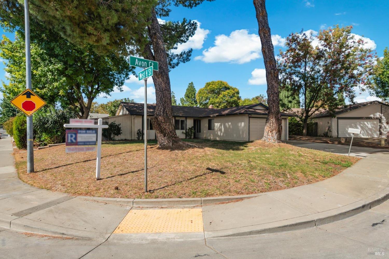 805 Avon Court Dixon CA 95620