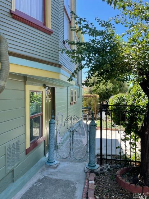 531 York Street Vallejo CA 94590
