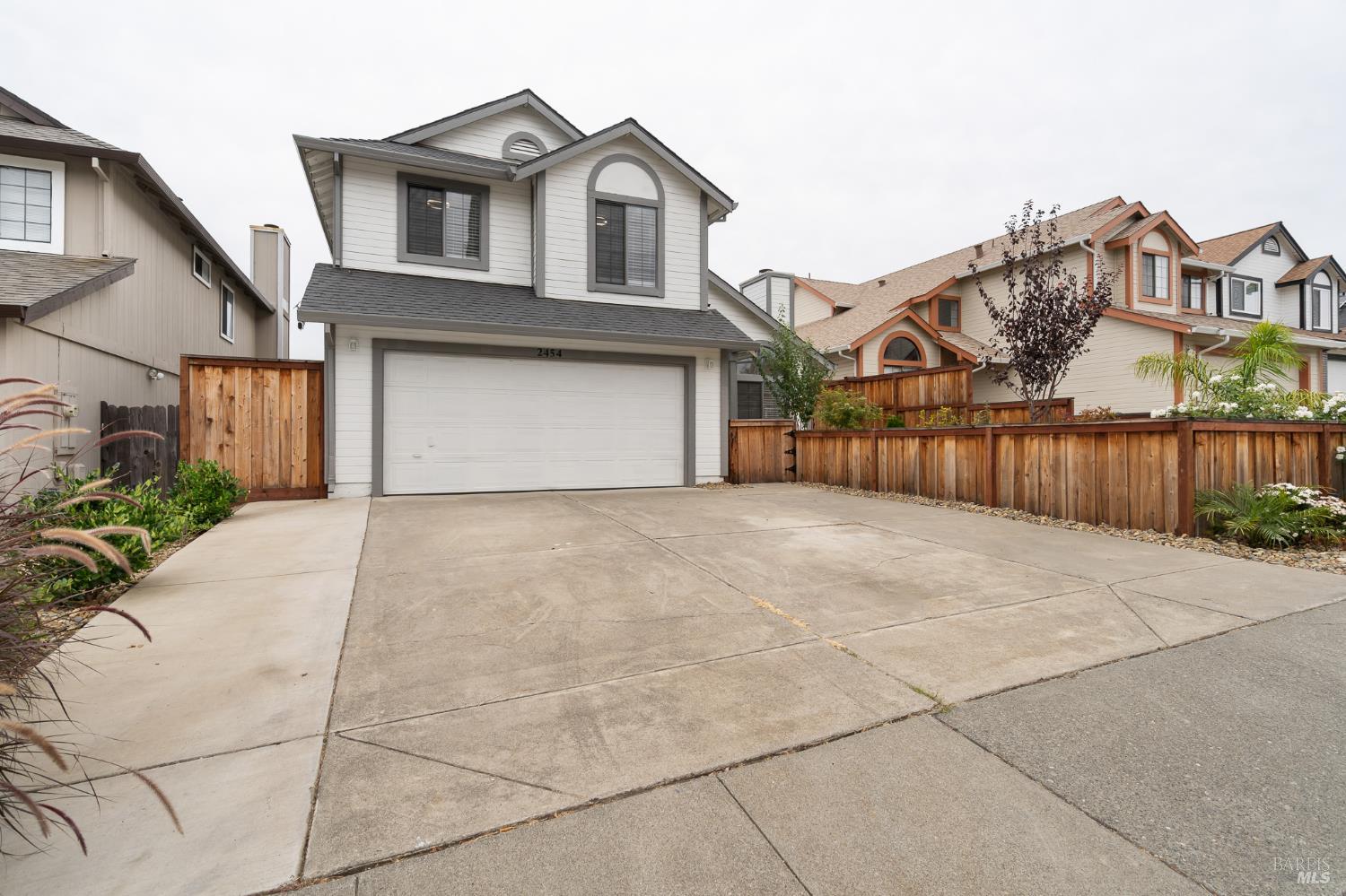 2454 Vista Grande Fairfield CA 94534