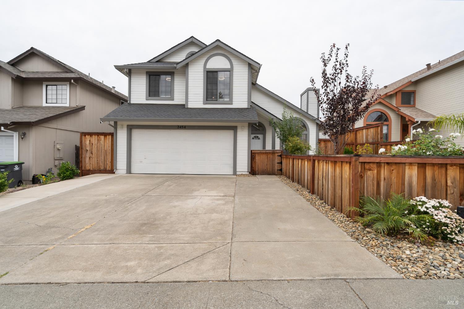 2454 Vista Grande Fairfield CA 94534
