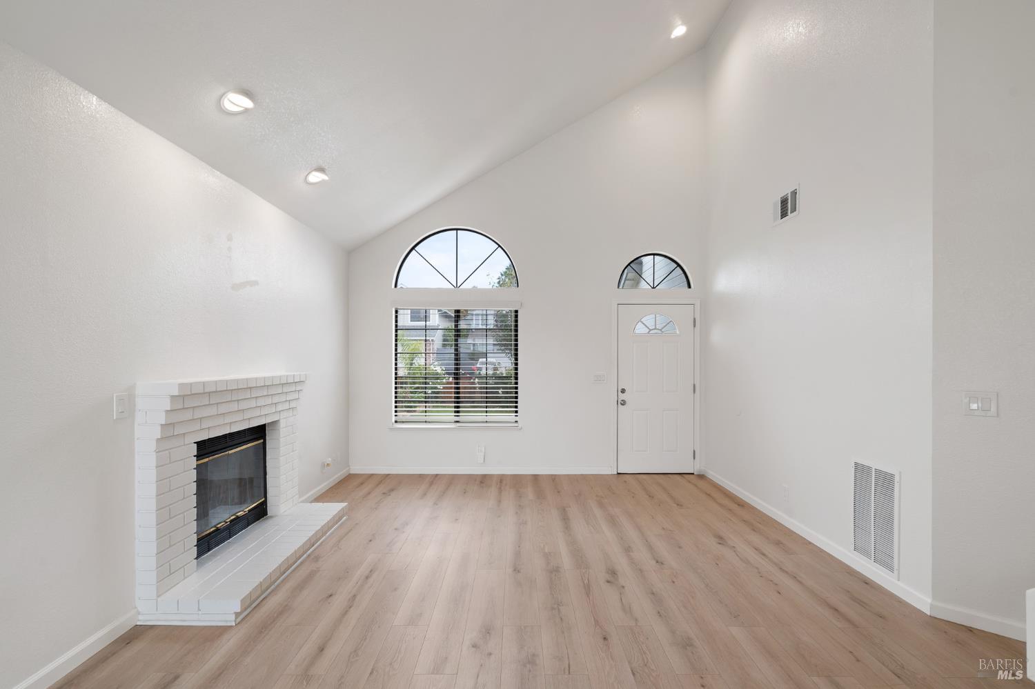 2454 Vista Grande Fairfield CA 94534