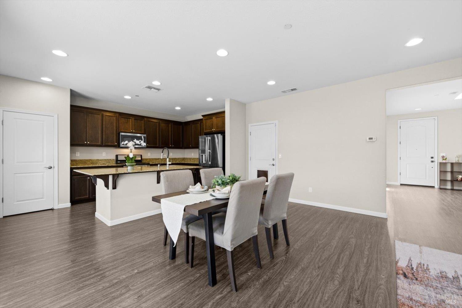 210 Heritage Lane Dixon CA 95620