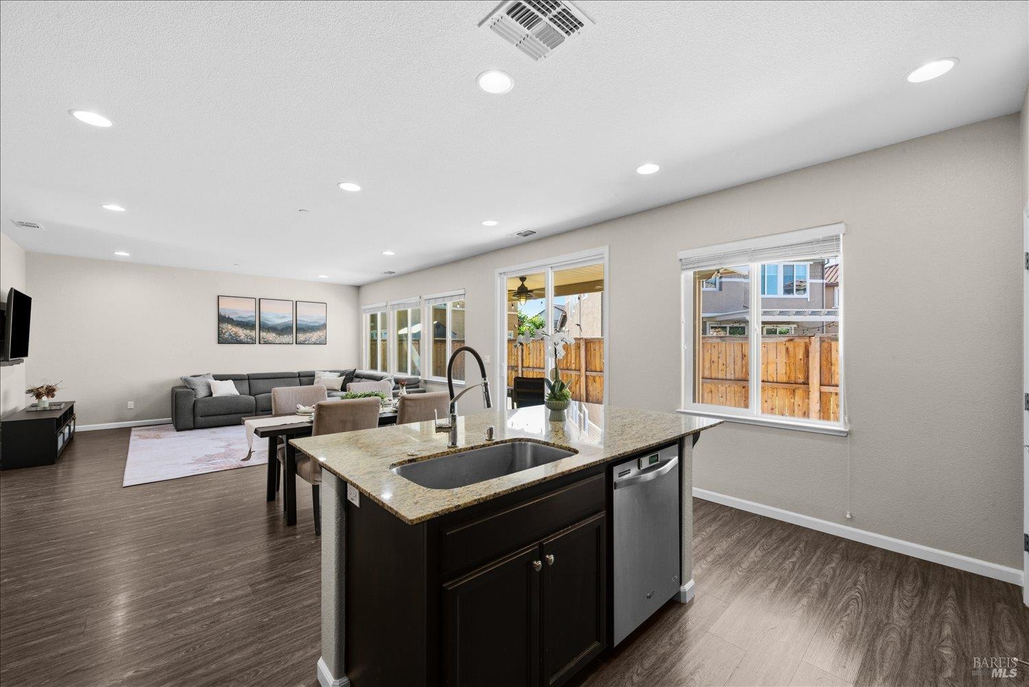210 Heritage Lane Dixon CA 95620