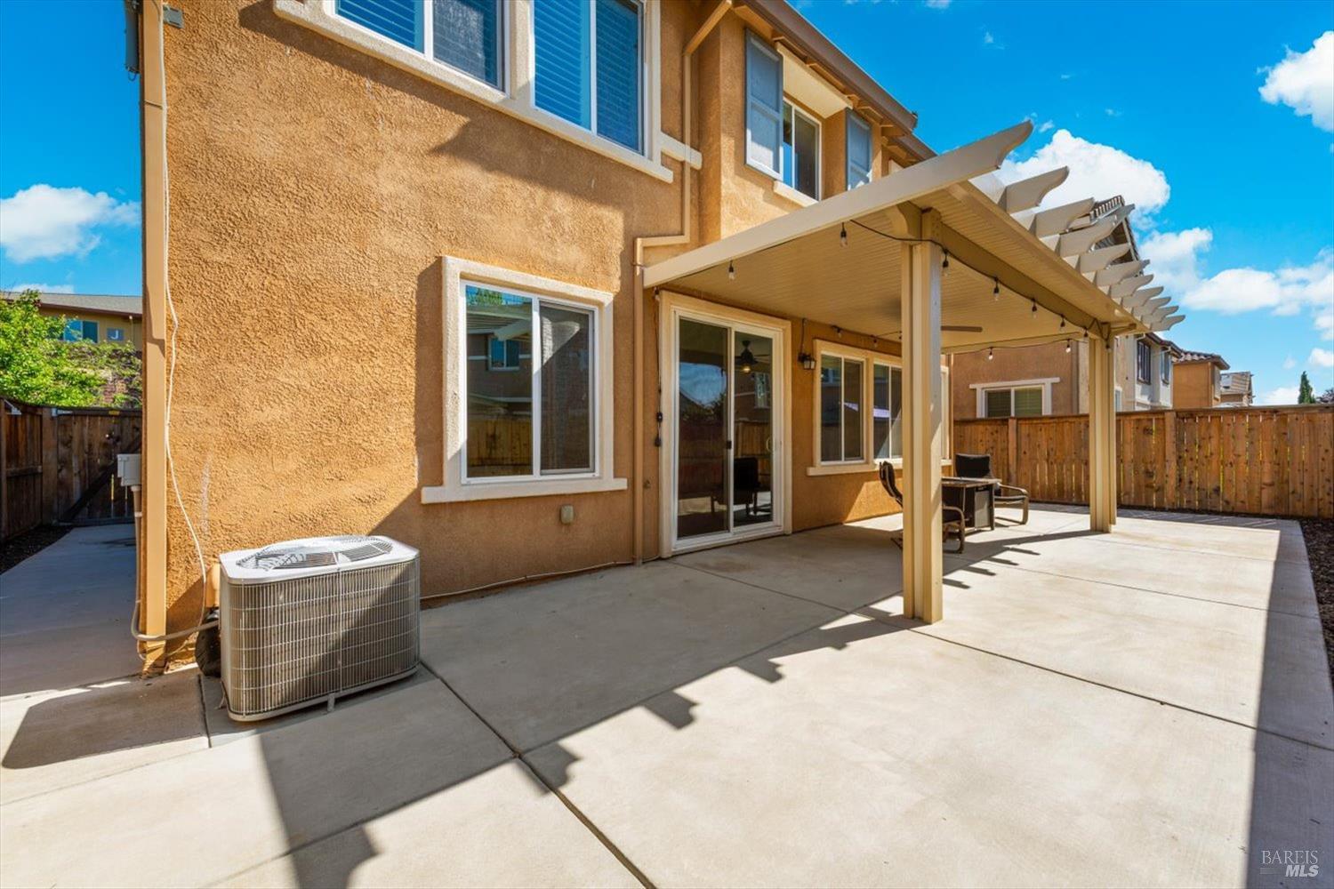 210 Heritage Lane Dixon CA 95620