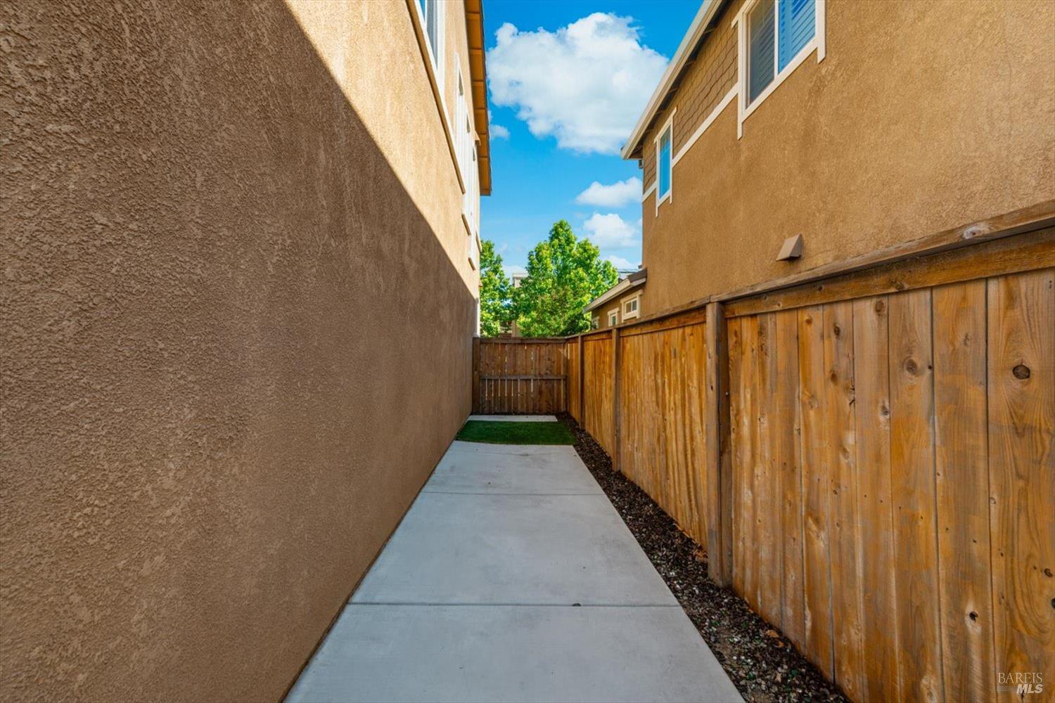 210 Heritage Lane Dixon CA 95620