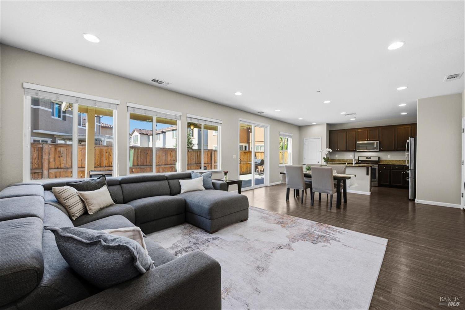210 Heritage Lane Dixon CA 95620