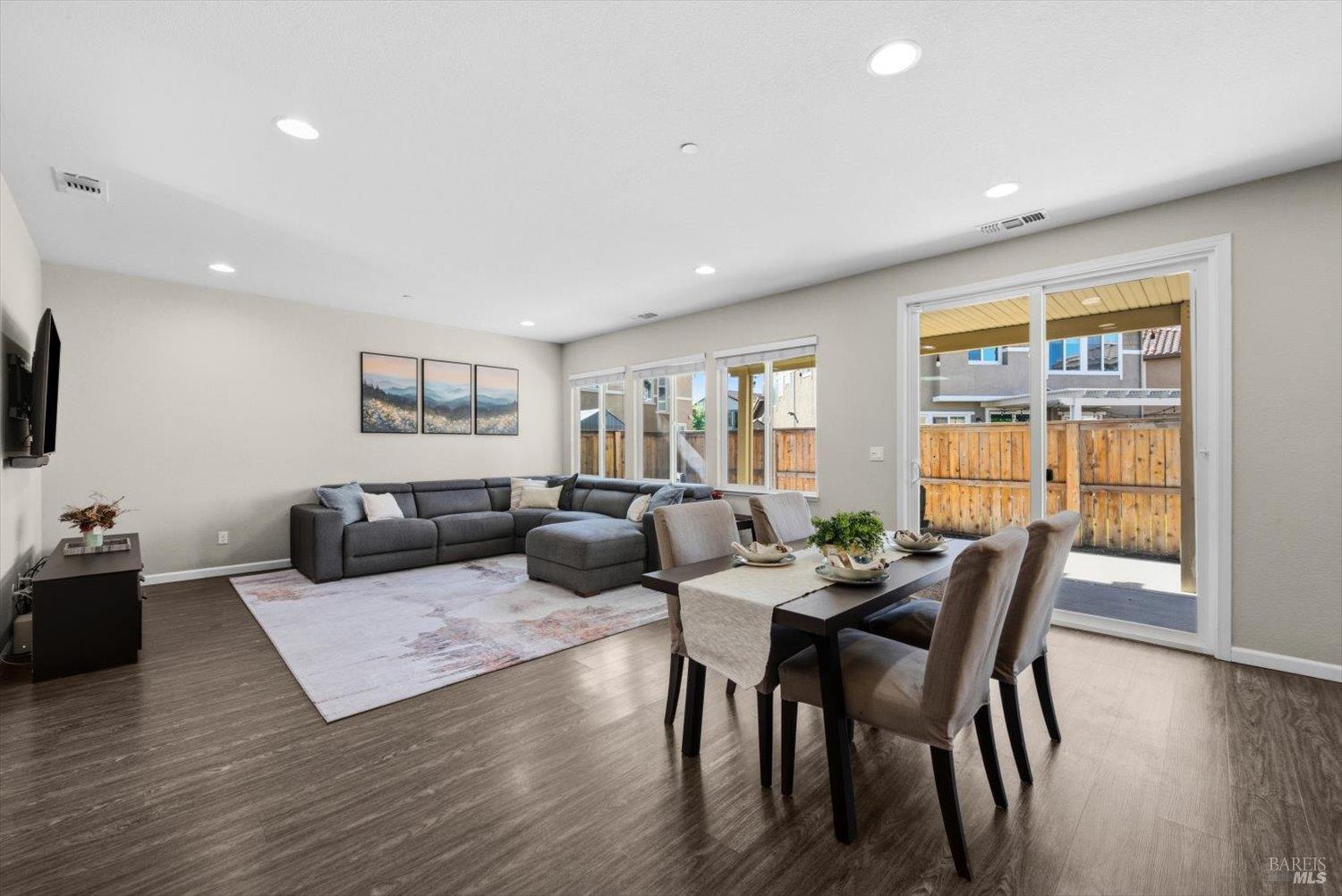 210 Heritage Lane Dixon CA 95620