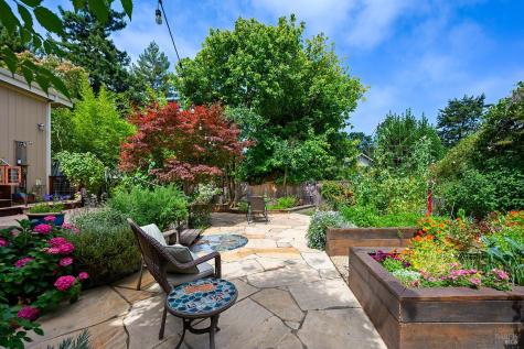 7350 Fircrest Avenue Sebastopol CA 95472