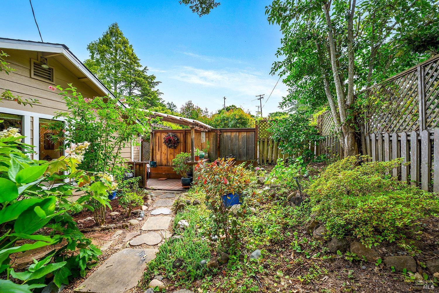 7350 Fircrest Avenue Sebastopol CA 95472