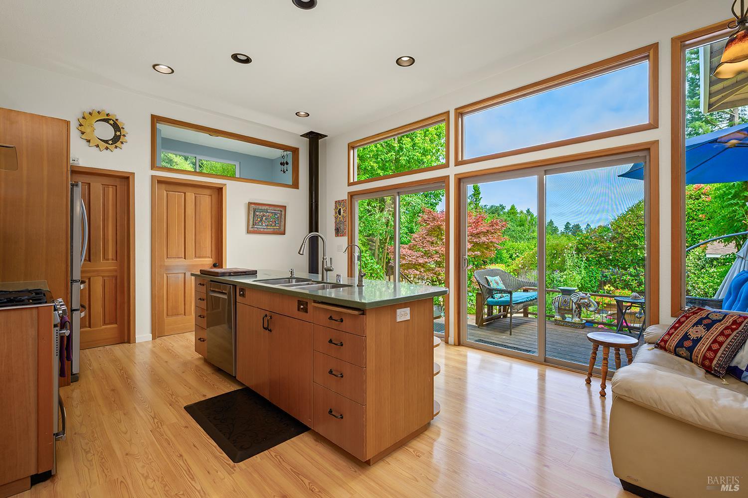 7350 Fircrest Avenue Sebastopol CA 95472