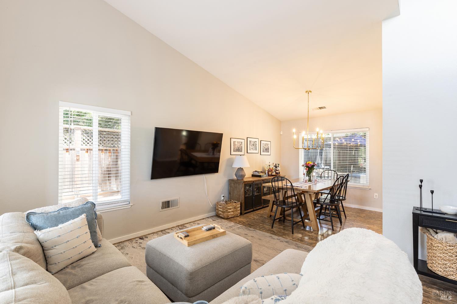 355 Pollard Way Windsor CA 95492