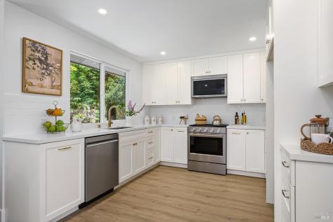 5975 Volkerts Road Sebastopol CA 95472