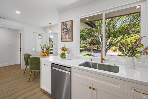 5975 Volkerts Road Sebastopol CA 95472