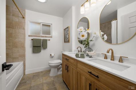5975 Volkerts Road Sebastopol CA 95472