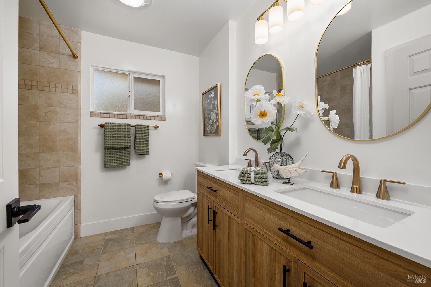 5975 Volkerts Road Sebastopol CA 95472