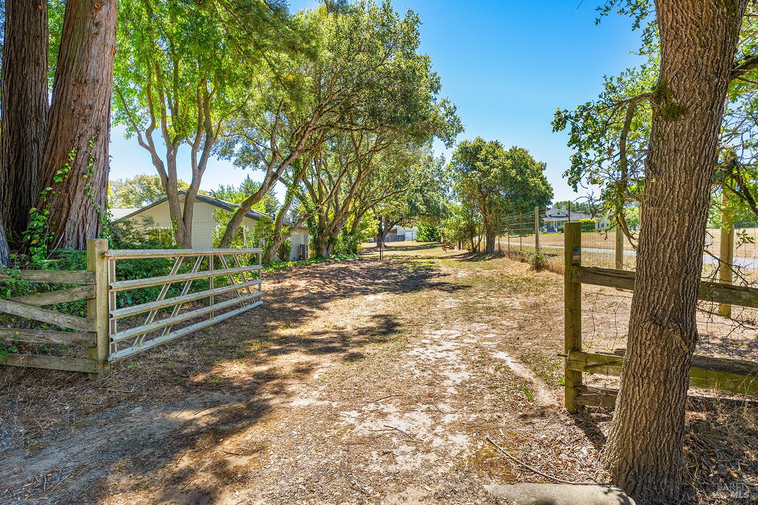 5975 Volkerts Road Sebastopol CA 95472