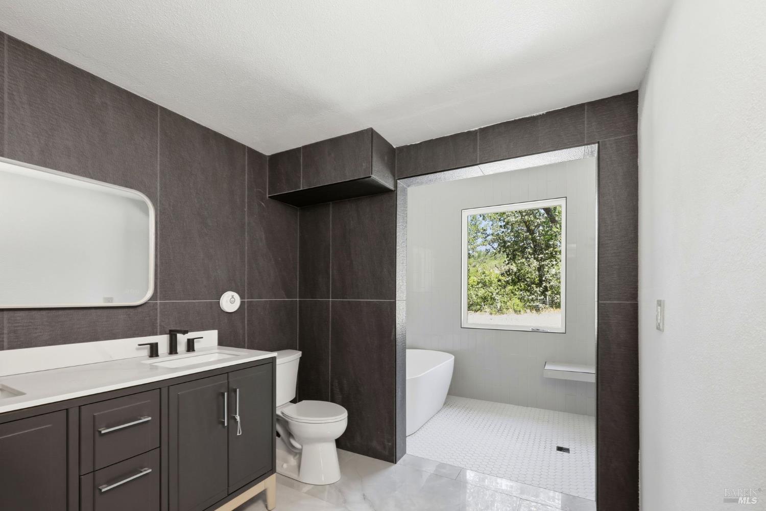 2713 Leslie Road Santa Rosa CA 95404
