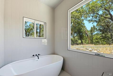 2713 Leslie Road Santa Rosa CA 95404