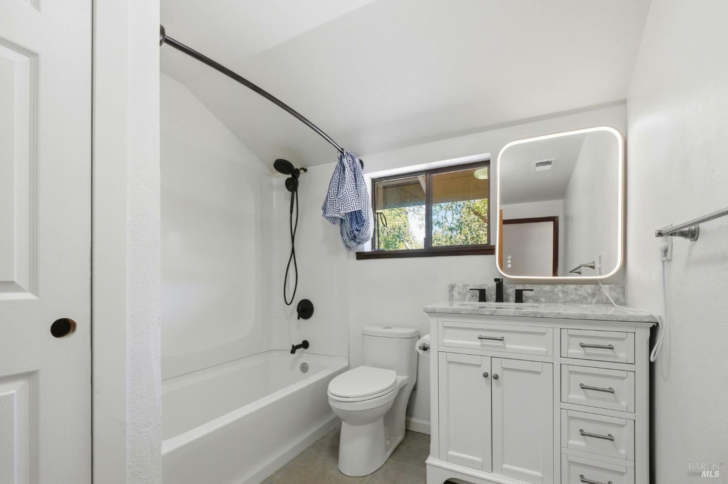 2713 Leslie Road Santa Rosa CA 95404