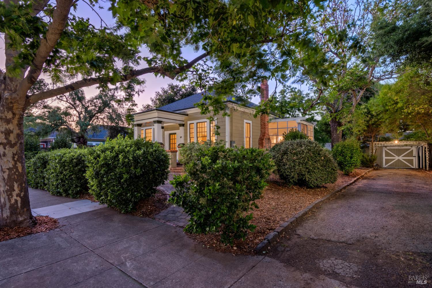 17 10th Street Petaluma CA 94952