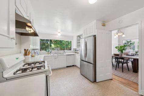 17 10th Street Petaluma CA 94952