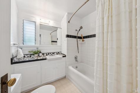 17 10th Street Petaluma CA 94952