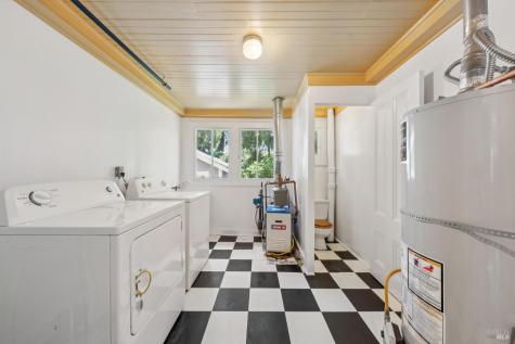17 10th Street Petaluma CA 94952