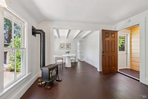 17 10th Street Petaluma CA 94952
