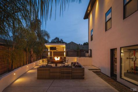 18015 Riverside Drive Sonoma CA 95476
