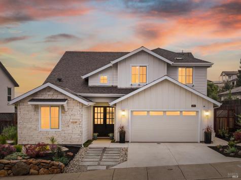 3747 Paxton Place Santa Rosa CA 95404