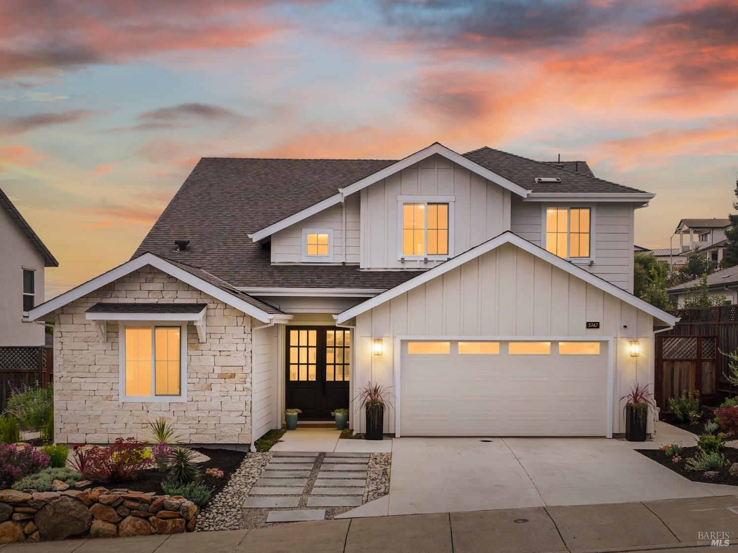 3747 Paxton Place Santa Rosa CA 95404