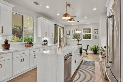 3747 Paxton Place Santa Rosa CA 95404
