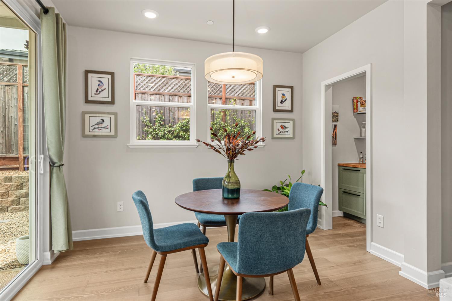 3747 Paxton Place Santa Rosa CA 95404