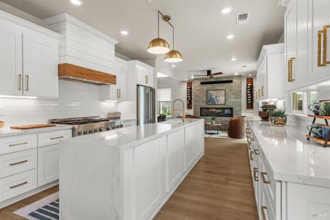 3747 Paxton Place Santa Rosa CA 95404