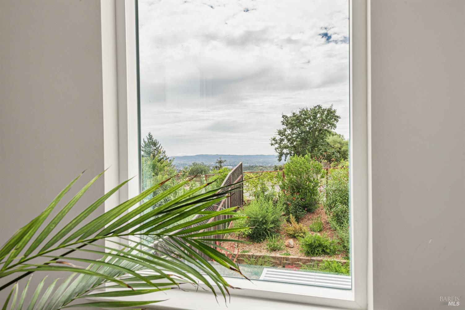 3747 Paxton Place Santa Rosa CA 95404