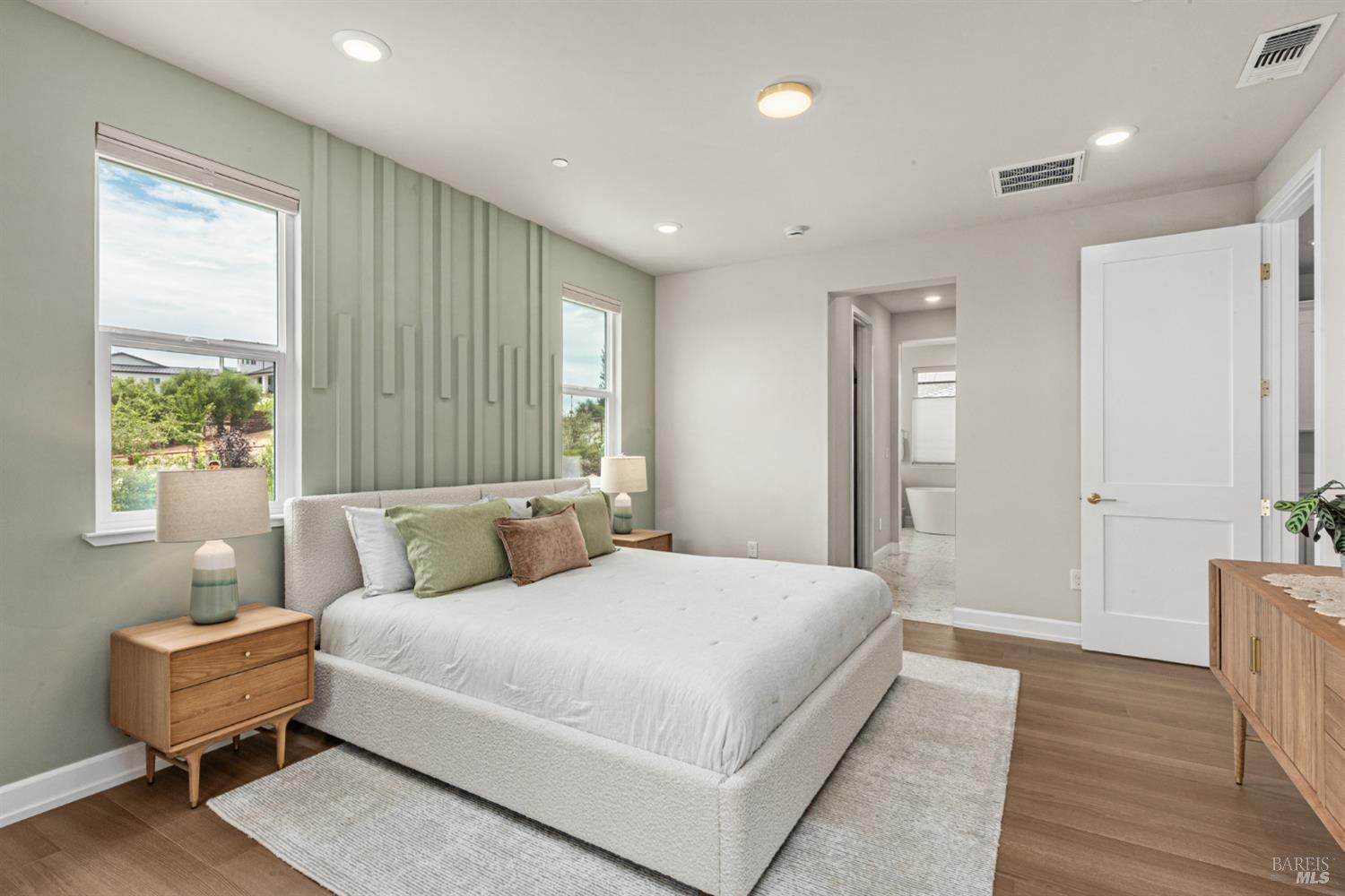3747 Paxton Place Santa Rosa CA 95404