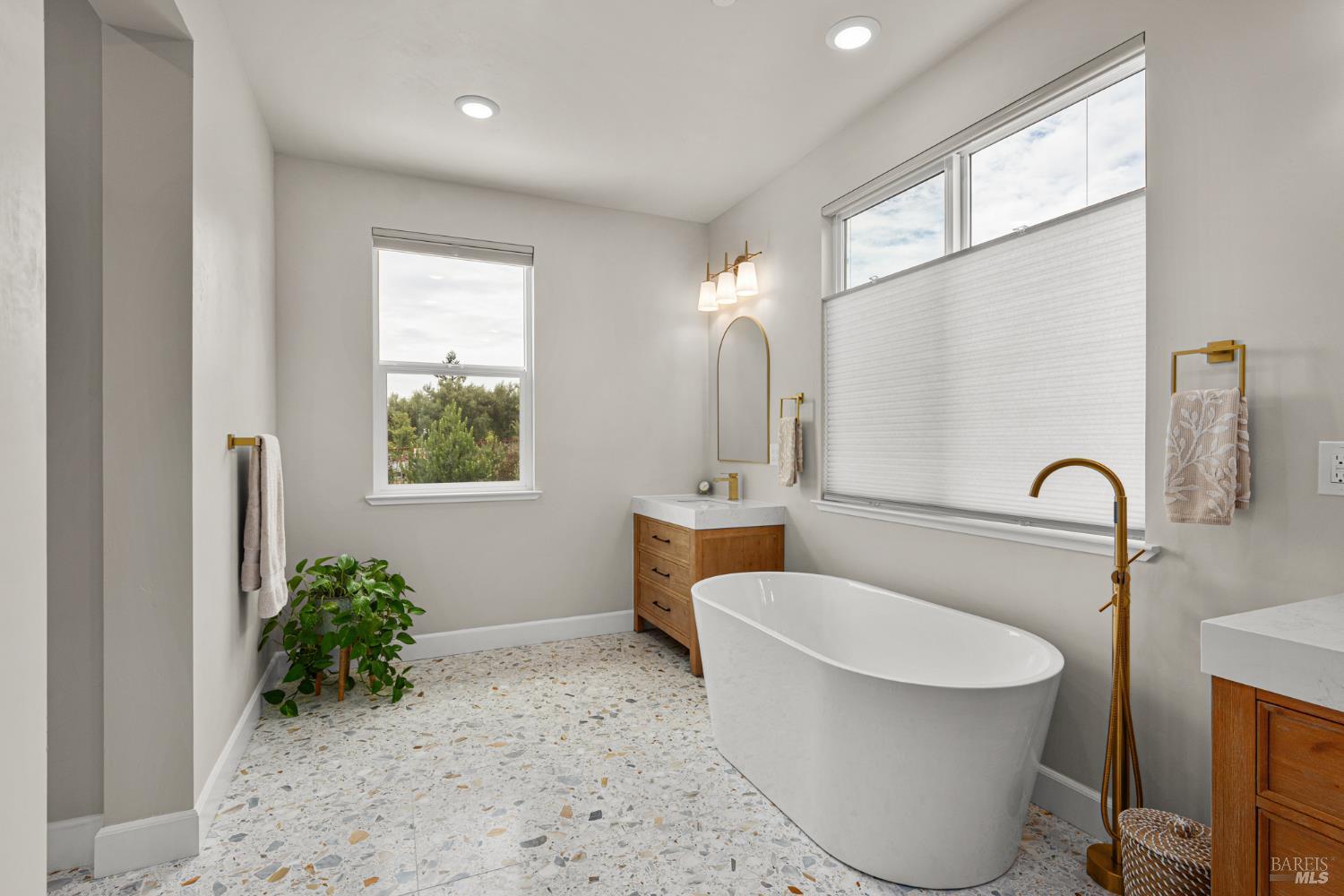 3747 Paxton Place Santa Rosa CA 95404