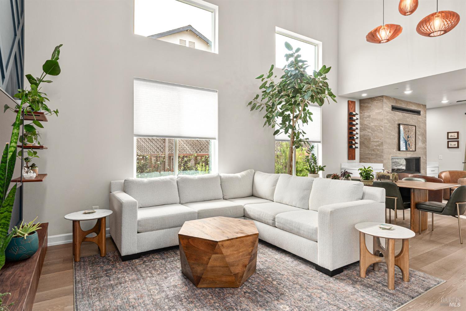 3747 Paxton Place Santa Rosa CA 95404
